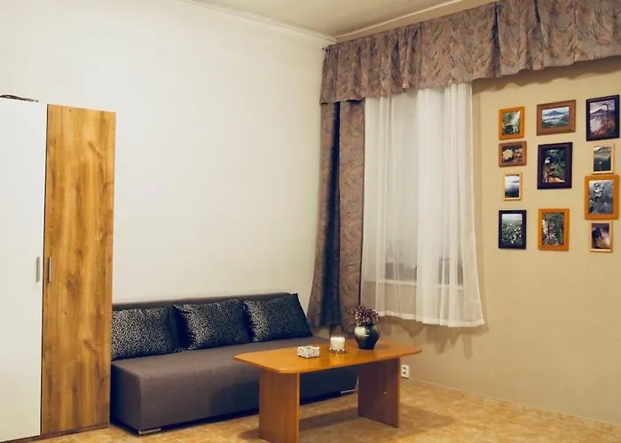 Cozy Apartment At River Labe Near Center And Train